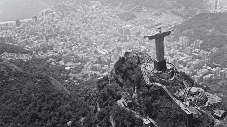 Christ the Redeemer overlooking Rio de Janeiro, the location for HYROX Rio de Janeiro